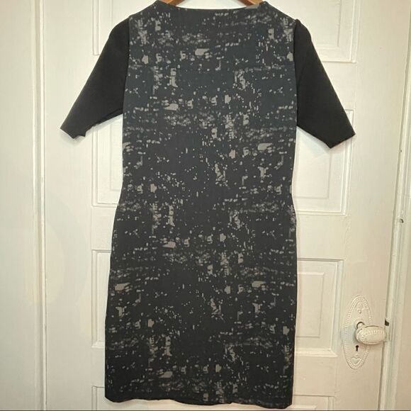 Ellie Tahari Sexy Body Hugging Dress w/ Functional Zippers & Net V Neck - Picture 8 of 12